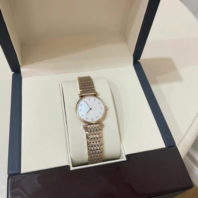 Ultra-tanki kvarcni sat s brojčanikom od majčine perle, safirno staklo, vodootpornost 10 m, kućište i narukvica od nehrđajućeg čelika