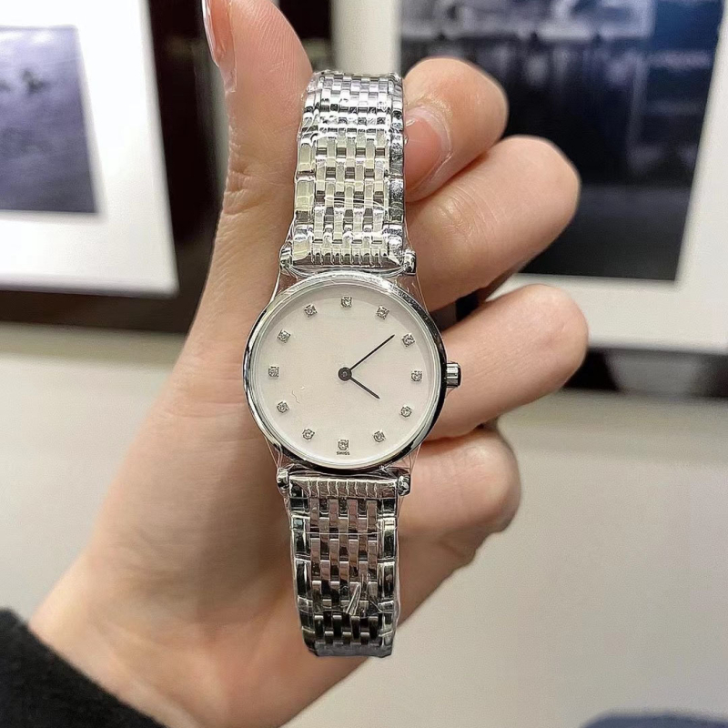 Ultra-tanki kvarcni sat s brojčanikom od majčine perle, safirno staklo, vodootpornost 10 m, kućište i narukvica od nehrđajućeg čelika