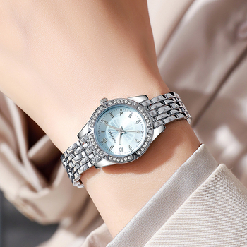 Leostar ženski kvarcni sat – kućište od legure, narukvica od legure, kopča od nehrđajućeg čelika (Pokret: kvarc • Podrijetlo pokreta: Kina • Materijal kućišta: legura • Materijal narukvice: legura • Materijal kopče: nehrđajući čelik)