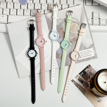 Ženski kvarcni sat — kružni brojčanik, kućište od legure, kaiš od umjetne kože, analogni prikaz, vodootporan do 10 m