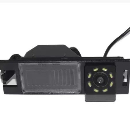 Zadná kamera pre Hyundai IX35 2006–2014 — Model BYC-3038B; Rozlíšenie 728x500; Uhol pohľadu 170°; Napätie 12V; Video signál AV