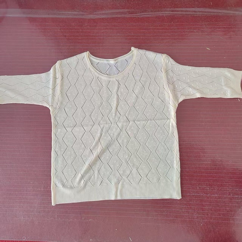 Ženski pulover s slobodnim krojem i dijamantnim uzorkom, prozirnim okruglim izrezom, rukavima 5/4, casualno-elegantan stil