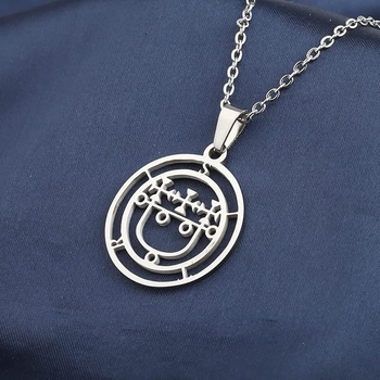 Ново трансгранично европейско и американско стилно кръгло колие от титаниева стомана с усмихнато лице, неизбледняваща мода от неръждаема стомана и персонализирани бижута с висулка на едро.