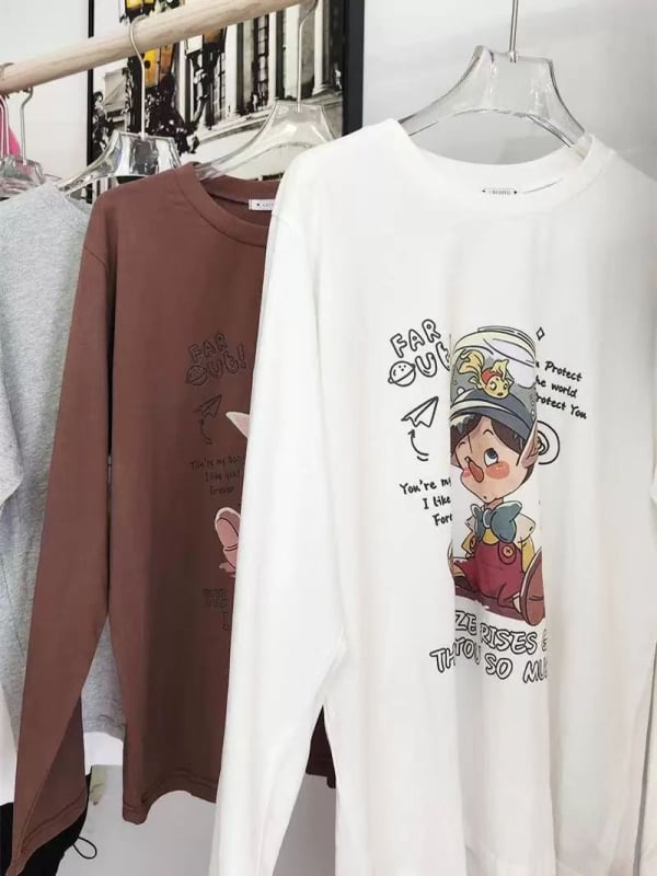 Ženski T-shirt s anime otiskom, kratkih rukava, srednje duljine, pamuk, slobodan kroj, okrugli izrez, jesen 2024