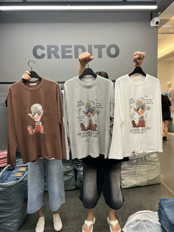 Ženski T-shirt s anime otiskom, kratkih rukava, srednje duljine, pamuk, slobodan kroj, okrugli izrez, jesen 2024