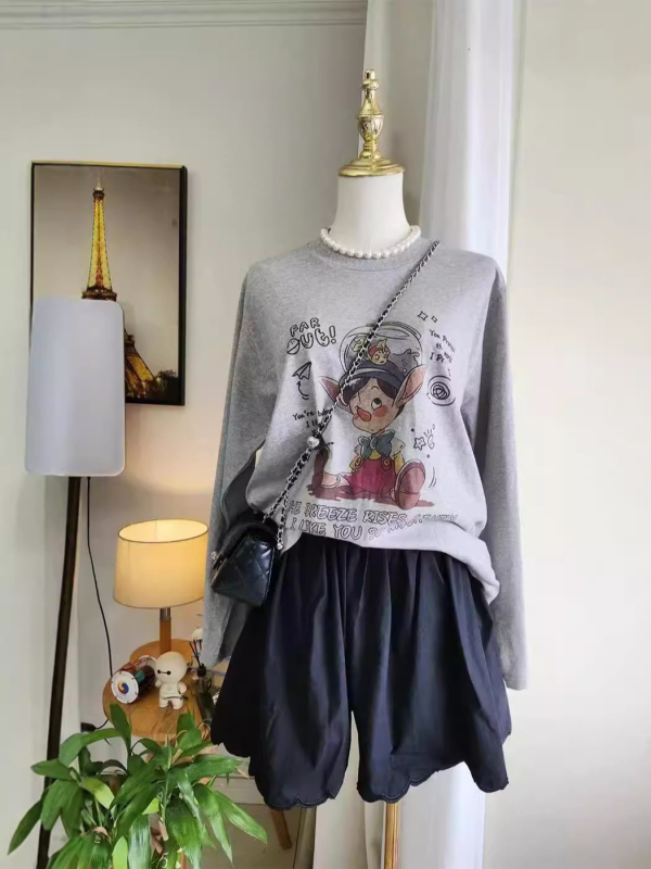 Ženski T-shirt s anime otiskom, kratkih rukava, srednje duljine, pamuk, slobodan kroj, okrugli izrez, jesen 2024