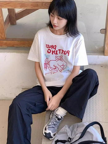 Ženski pamukasti T-shirt s printom karikaturnih slova, udoban slobodan kroj, kratki rukavi, okrugli izrez