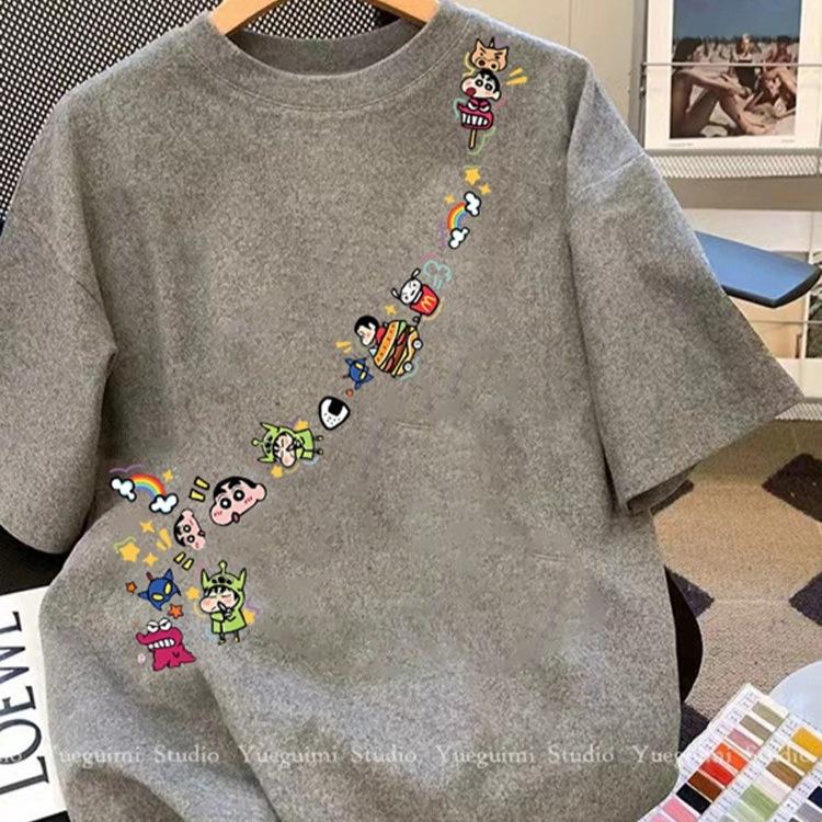 Ženski pamučni T-shirt s printom Crayon Shin-Chan, plus veličina, široki kroj, kratki rukavi, okrugli izrez, ljeto 2025