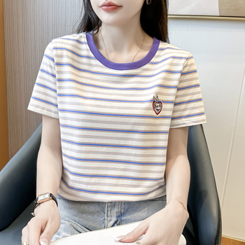 Ženski bavlteni T-shirt s kratkim rukavima, okrugli izrez, regular kroj, šarena prugasta/karirana, pamuk 95%+, elastan do 30%, ljeto 2023, japansko-korejski casual