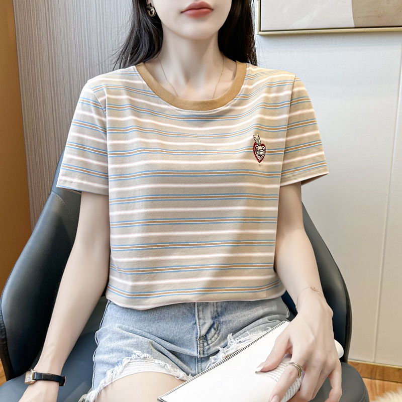 Ženski bavlteni T-shirt s kratkim rukavima, okrugli izrez, regular kroj, šarena prugasta/karirana, pamuk 95%+, elastan do 30%, ljeto 2023, japansko-korejski casual