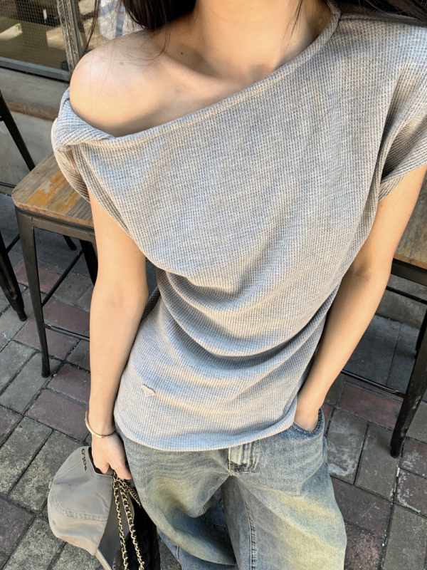 Футболка с асиметричен дизайн на раменете, наклонена яка, къс ръкав, Slim fit, полиестер 95%+