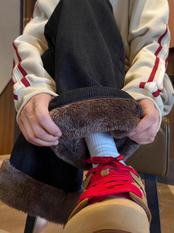 Muške svakodnevne zimske hlače s fleece podstavom, poliester 100%, srednji pojas, opušten kroj, ravne nogavice