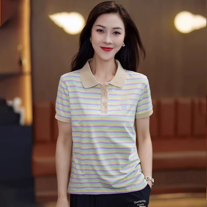 Tričko s polo golierom, krátke rukávy, abstraktný potlač; zmes polyesteru a elastanu (50–70% polyester), leto 2025, mestský pohodový štýl