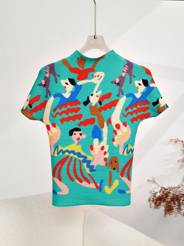 Ženski T-shirt s kratkim rukavima, poliester, digitalna štampa, motiv s likovima, uski kroj, polu-visoka ovratnica, Miyake Me serija, ljeto 2023
