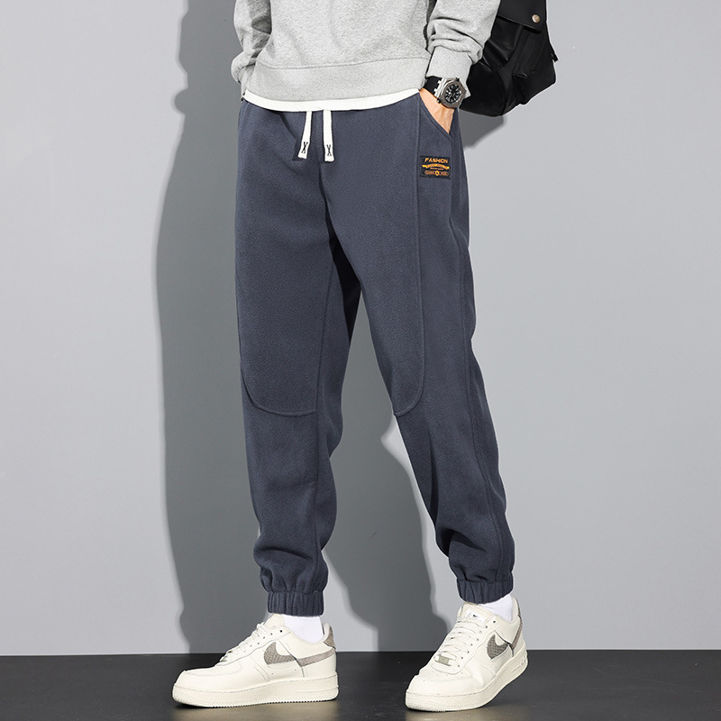 Muške fleece cropped sportske hlače s slobodnim krojem, srednjim pojasom i šnurom za vezanje