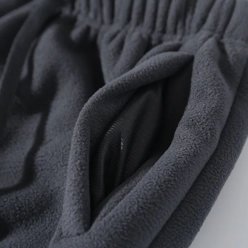Muške casual hlače s dvostrano fleece podstavom, ravni kroj, zatvaranje zipom, poliester smjesa, srednje visoka struk