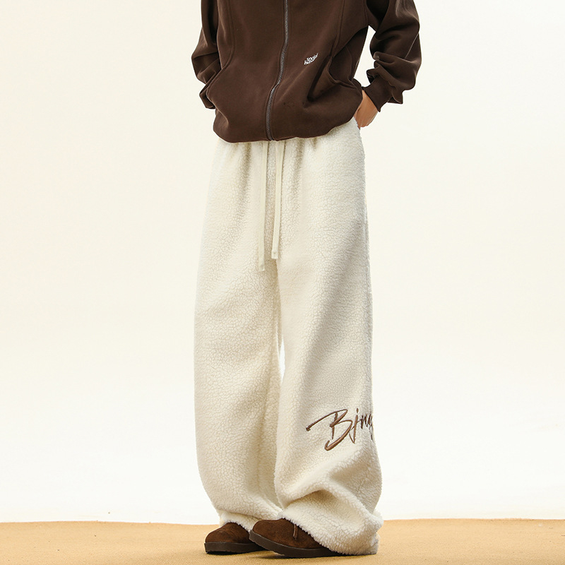 Muške trenerke hlače s Sherpa podstavom, s izšivenim slovima, ravni kroj, zimske