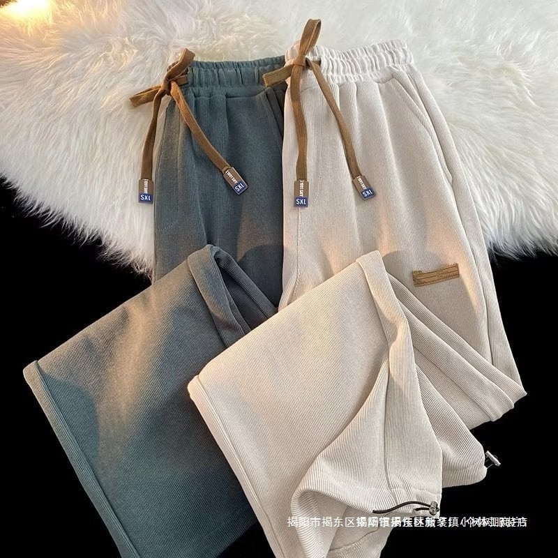 Muške hlače s ravnim krojem od korduroja, flis podstava, srednji pojas, s remenom i čvorom zatvaranja, zima