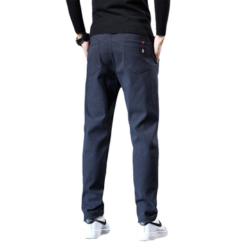 Muške zimske hlače ravnog kroja, srednji pojas, debela smjesa od poliester materijala, zatvarač