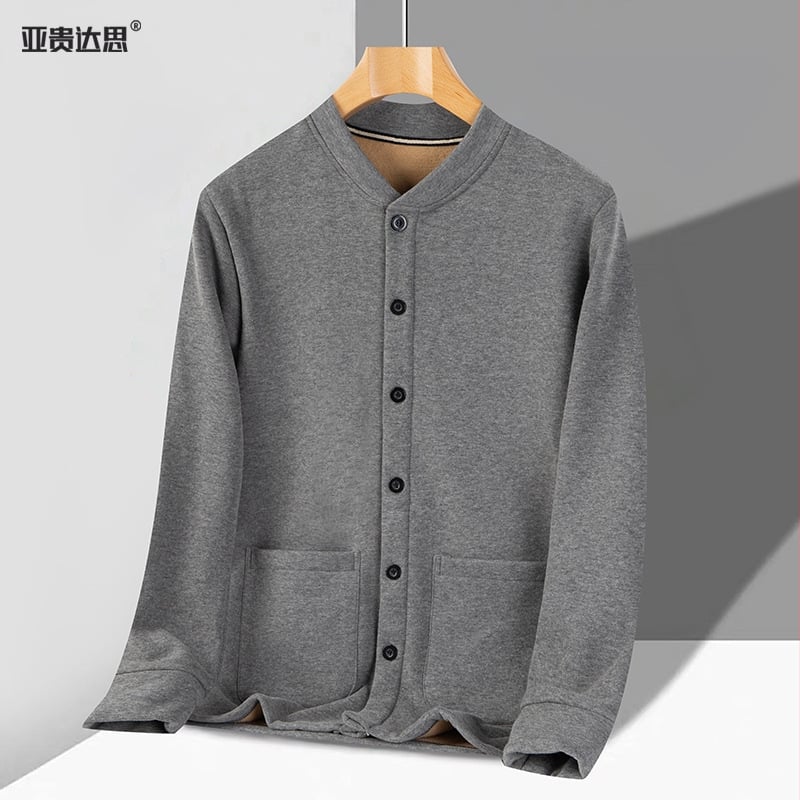 Meeste fliisist voodriga paks kardigan, stand-up kraega, pikkade varrukatega ja taskutega.