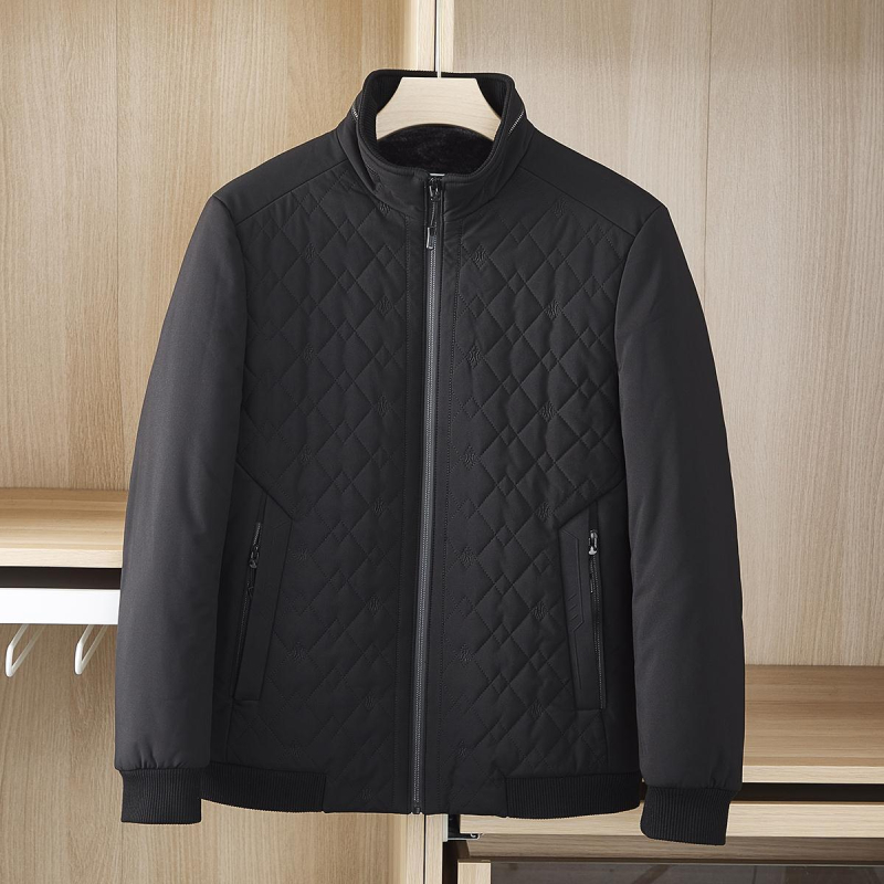 Keskealise vanuse meeste paks plüüsvooderiga jakk seiseva kraega, PU-kangas, külgtaskud, nelja aastaaja kandmiseks