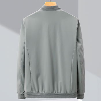 Яке с стояща яка, цип, плътно прилепващ силует, едноцветно, множество джобове, есенно мъжко външно облекло