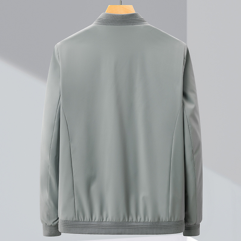 Яке с стояща яка, цип, плътно прилепващ силует, едноцветно, множество джобове, есенно мъжко външно облекло