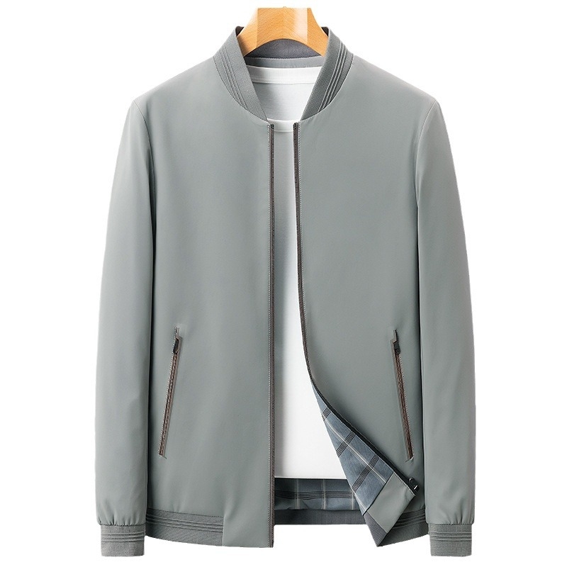 Яке с стояща яка, цип, плътно прилепващ силует, едноцветно, множество джобове, есенно мъжко външно облекло