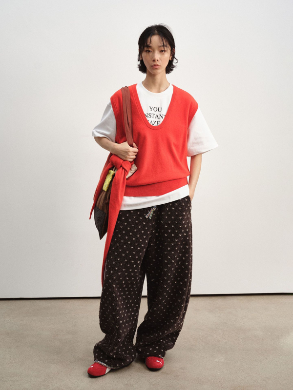 Banana hlače s niskim strukom, opuštenog kroja, debeli flis, poliester 95%+, zimsko izdanje 2025