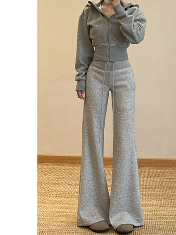 Opuštene hlače s visokim strukom i zvonastim krojem, 3/4 duljine, poliester