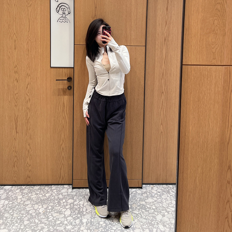 Casual široke hlače s rebrastom teksturom, srednje visoko podizanje struka, mješavina poliester-elastan, proljeće 2025