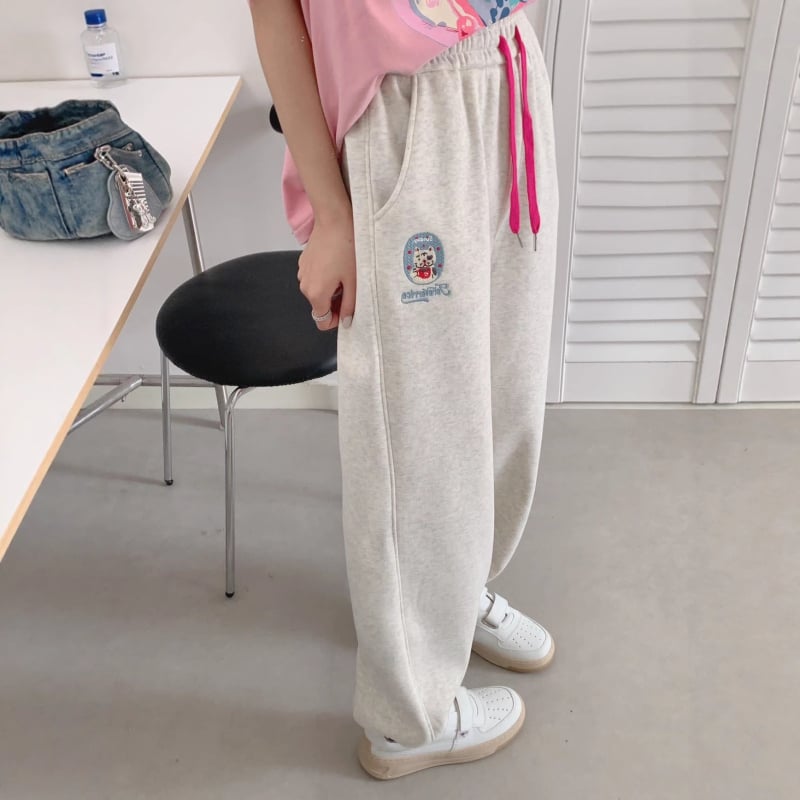 Pamukaste široke casual hlače s flis podstavom, vezenim detaljima, elastična struka, debeli materijal (pamuk, flis podstava, vezeni detalji, elastična struka, debeli materijal)