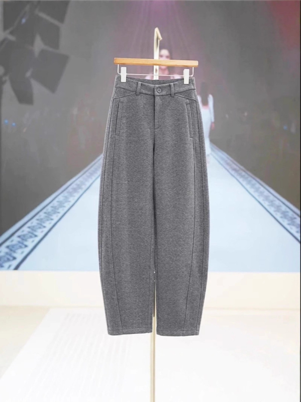 Ženske hlače ravnog kroja, jesen 2025, visoki struk, mješavina vlakana 70–80% polyester/vuna, standardne debljine, elegantan gradski stil