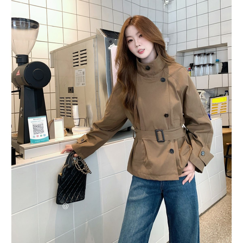 Ženski trench coat u korejskom stilu, pamuk materijal, pojas u struku, stojeći ovratnik, dugi rukavi, srednja duljina