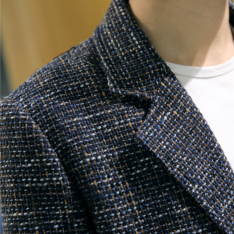 Palton lung bărbați cu rever, croială casual, cu nasturi pe un rând; țesătură din amestec cânepă-poliester, exterior 95% poliester și căptușeală 95% poliester