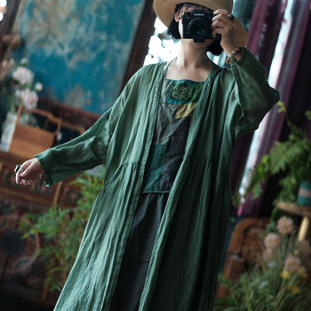 Geacă de damă din ramie, croială lejeră, lungime lungă, fără guler, mâneci lungi, stil literar retro.