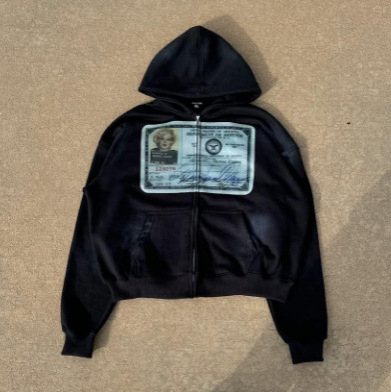 Ispisani kapuljačasti zip hoodie, pulover stil, srednja duljina, dugi rukavi, tkanina viskoze s 90–95% poliestera