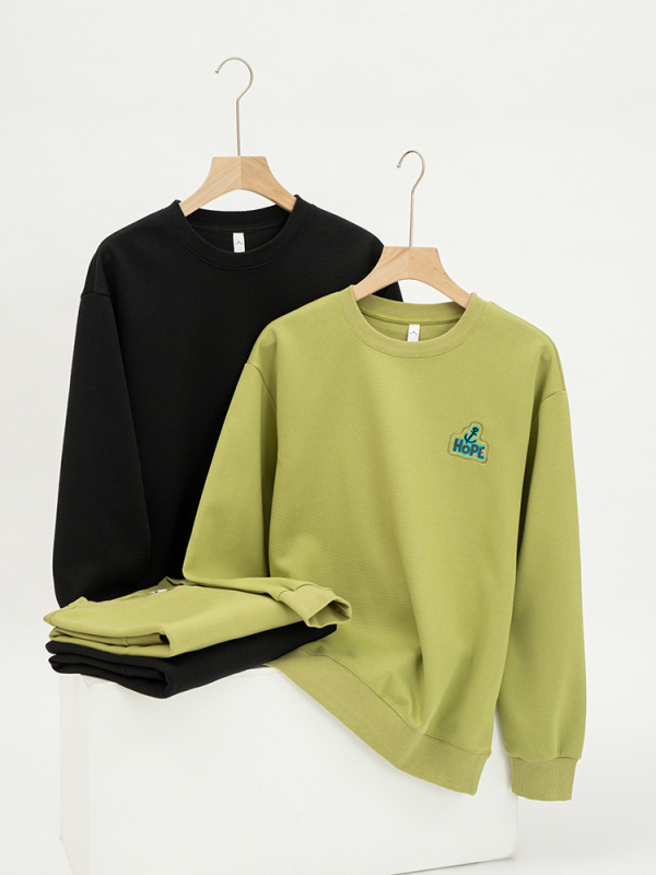 Ανδρικό φούτερ από βαμβάκι με επένδυση φλίς, στρογγυλό λαιμό, μακριά μανίκια, κεντημένο σχέδιο καρτούν