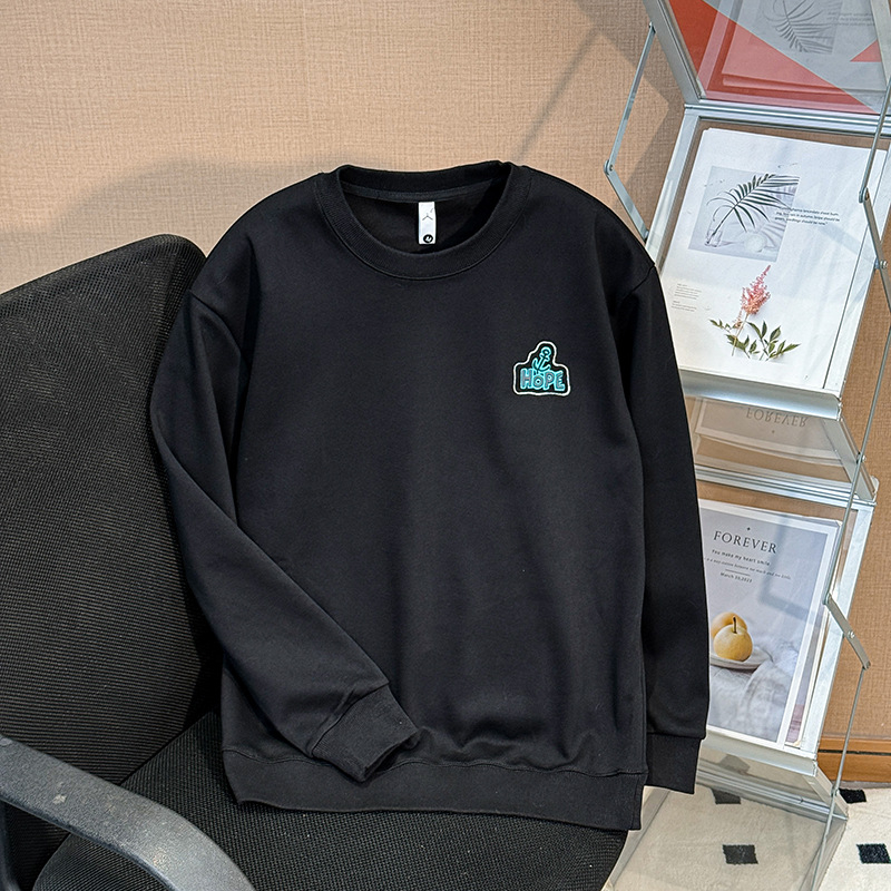 Ανδρικό φούτερ από βαμβάκι με επένδυση φλίς, στρογγυλό λαιμό, μακριά μανίκια, κεντημένο σχέδιο καρτούν