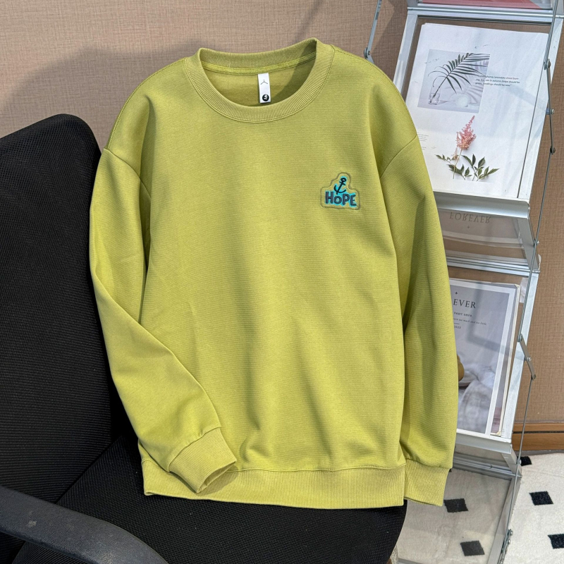 Ανδρικό φούτερ από βαμβάκι με επένδυση φλίς, στρογγυλό λαιμό, μακριά μανίκια, κεντημένο σχέδιο καρτούν