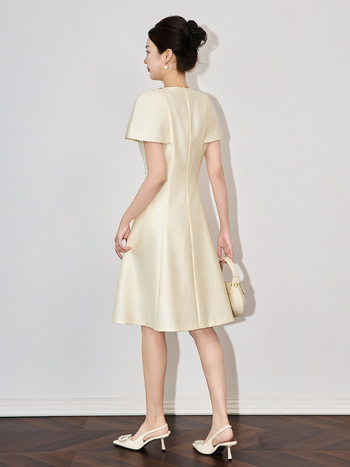 WLZD ruha - A-vonal, középméretű hossz, kerek nyakú, bolero ujjú, magas derék, poliészter-viszkóz keverék