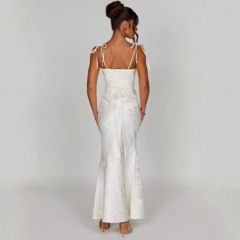 Dlhé šaty s halter výstrihom a otvoreným chrbtom, silueta rybej chvost, polyester s elastanom, jednobarevné, bez rukávov