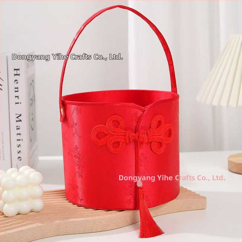 Apaļā dāvanu kastīte ar brokāta satīna motīvu Cheongsam stila kāzu dekoriem; materiāls: audums; izcelsme: Dongyang, Zhejiang; iepakojums: dāvanu iepakojums