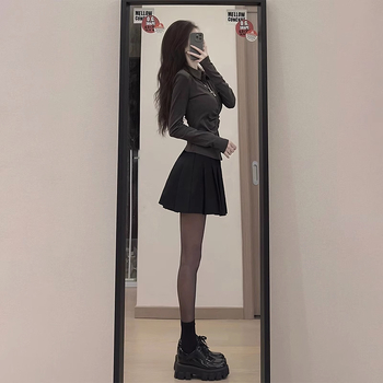 Dvije dijela set haljine s Polo ovratnikom, dugi princezasti rukavi, midi duljina haljine, PVC glavni materijal, proljeće 2024, umjetnički retro stil