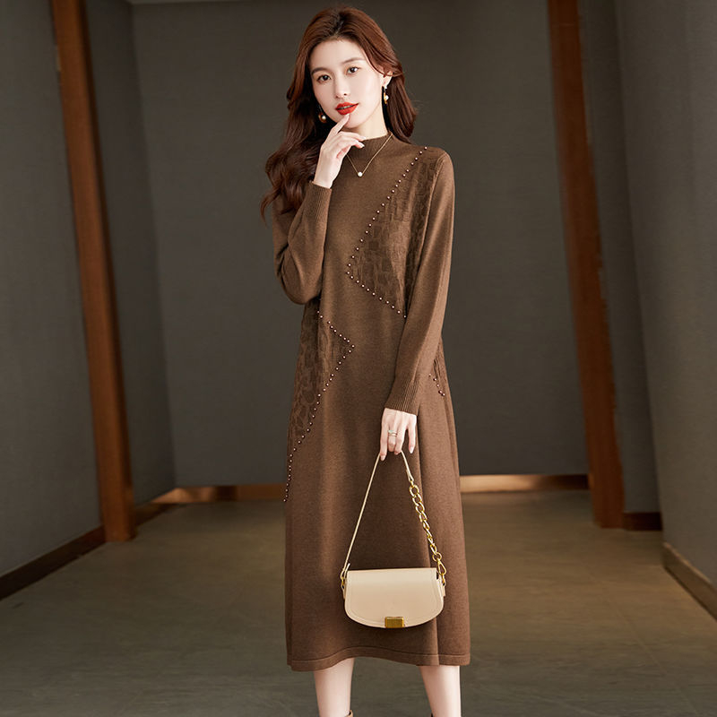 Vunena haljina A-linije s okruglim izrezom, dugim rukavima, srednje duljine