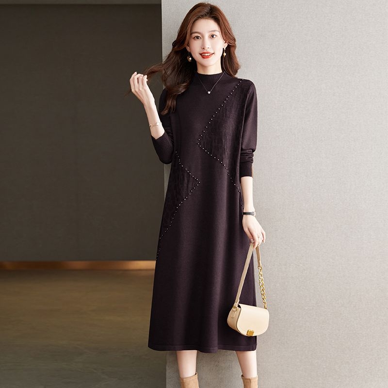 Vunena haljina A-linije s okruglim izrezom, dugim rukavima, srednje duljine