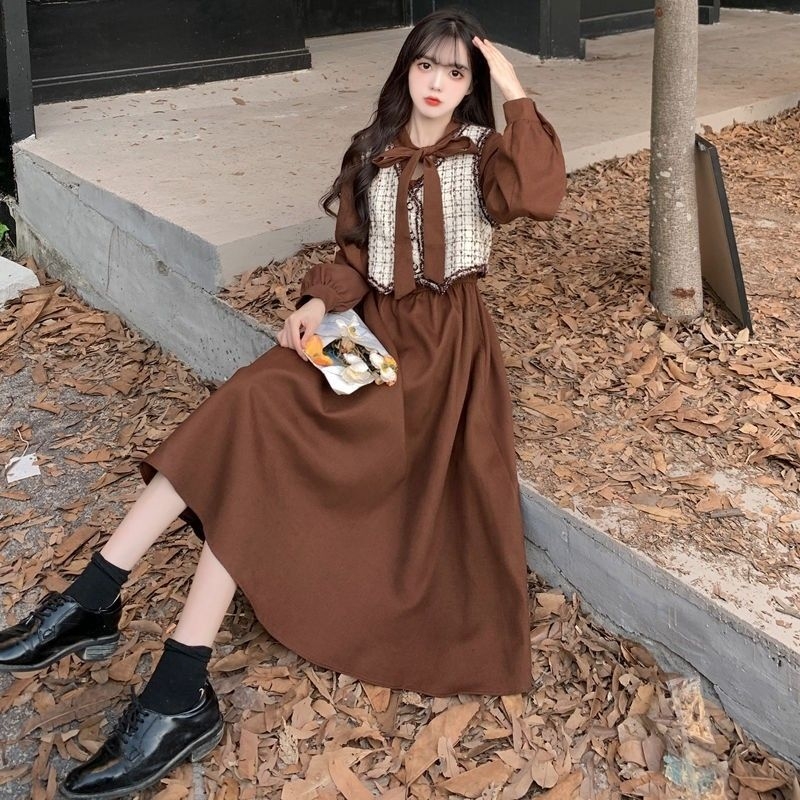 Chanel-inspired crveni dvodijelni set: veste i dugačka haljina od korduroja, plus veličina, jesen-zima, francuski retro stil