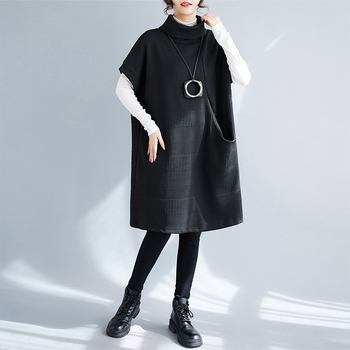 Női őszi-téli laza szabású ruha, magas gallérral, hosszú ujjakkal, midi hosszúságú