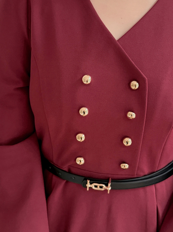 V-nyakú ruha, puffos ujjakkal, hosszú A-vonalú sziluettel, római szövet (poliészter-spandex)