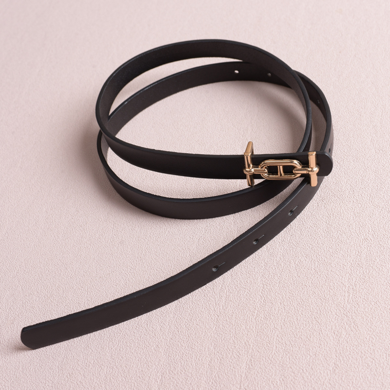 V-nyakú ruha, puffos ujjakkal, hosszú A-vonalú sziluettel, római szövet (poliészter-spandex)